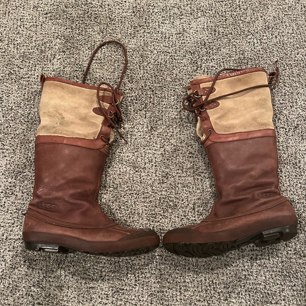 Ugg 1900 Duck Toe Leather Tall Brown Boot Women’s Size 9
